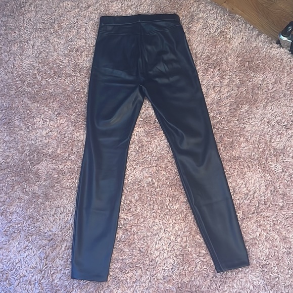 Zara - Black Faux Leather Skinny Pant - Picture 2 of 6